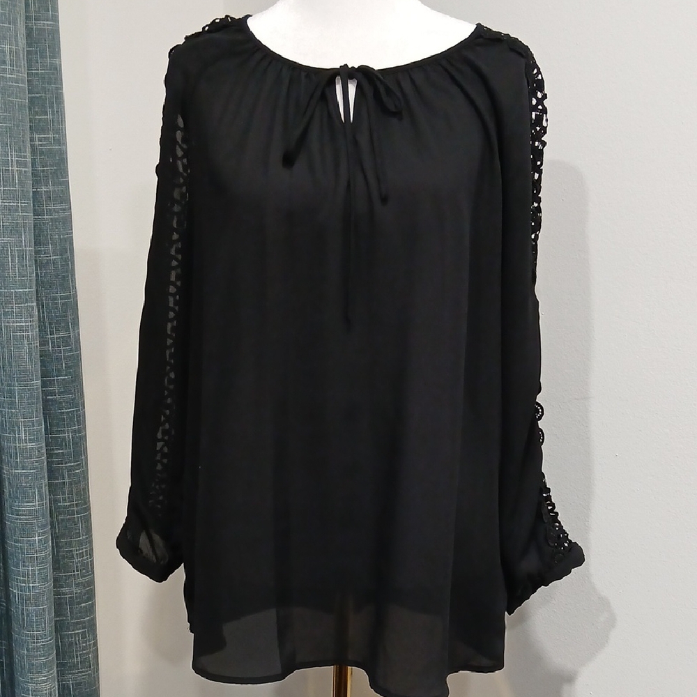 Zac & Rachel Black Long Sleeve Tie Front Blouse